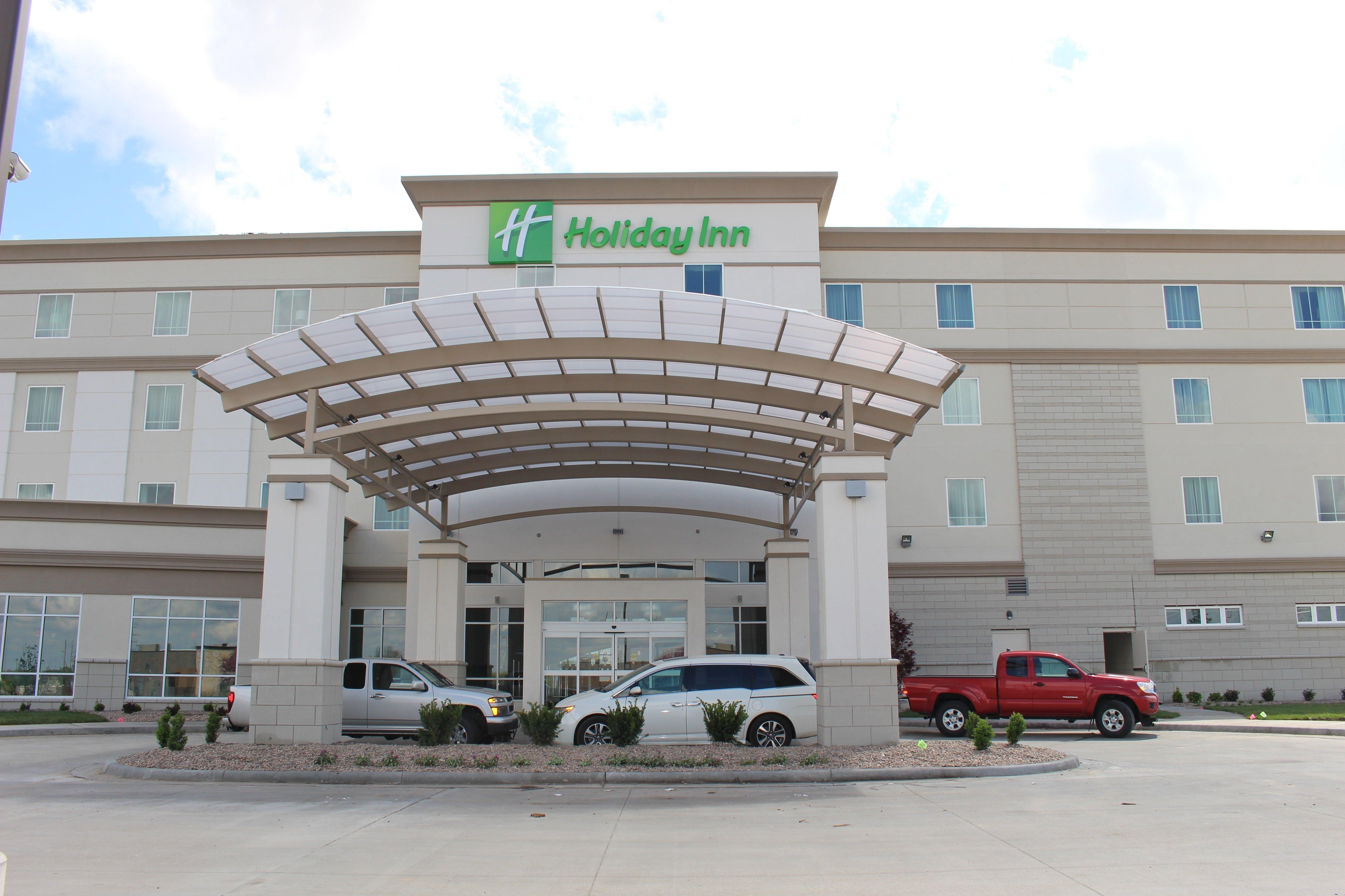 Holiday Inn Salina, an IHG Hotel Bagian luar foto