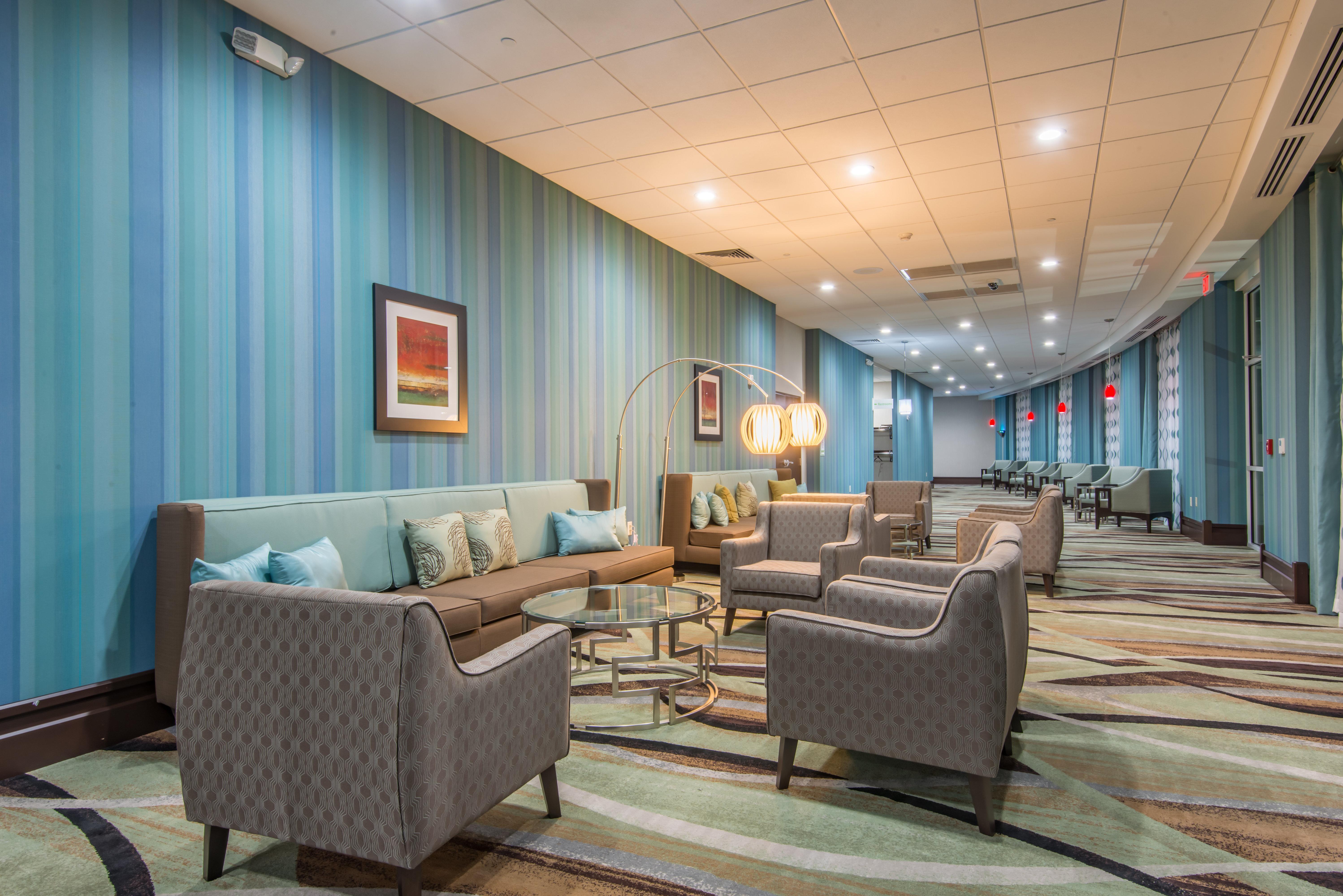 Holiday Inn Salina, an IHG Hotel Bagian luar foto