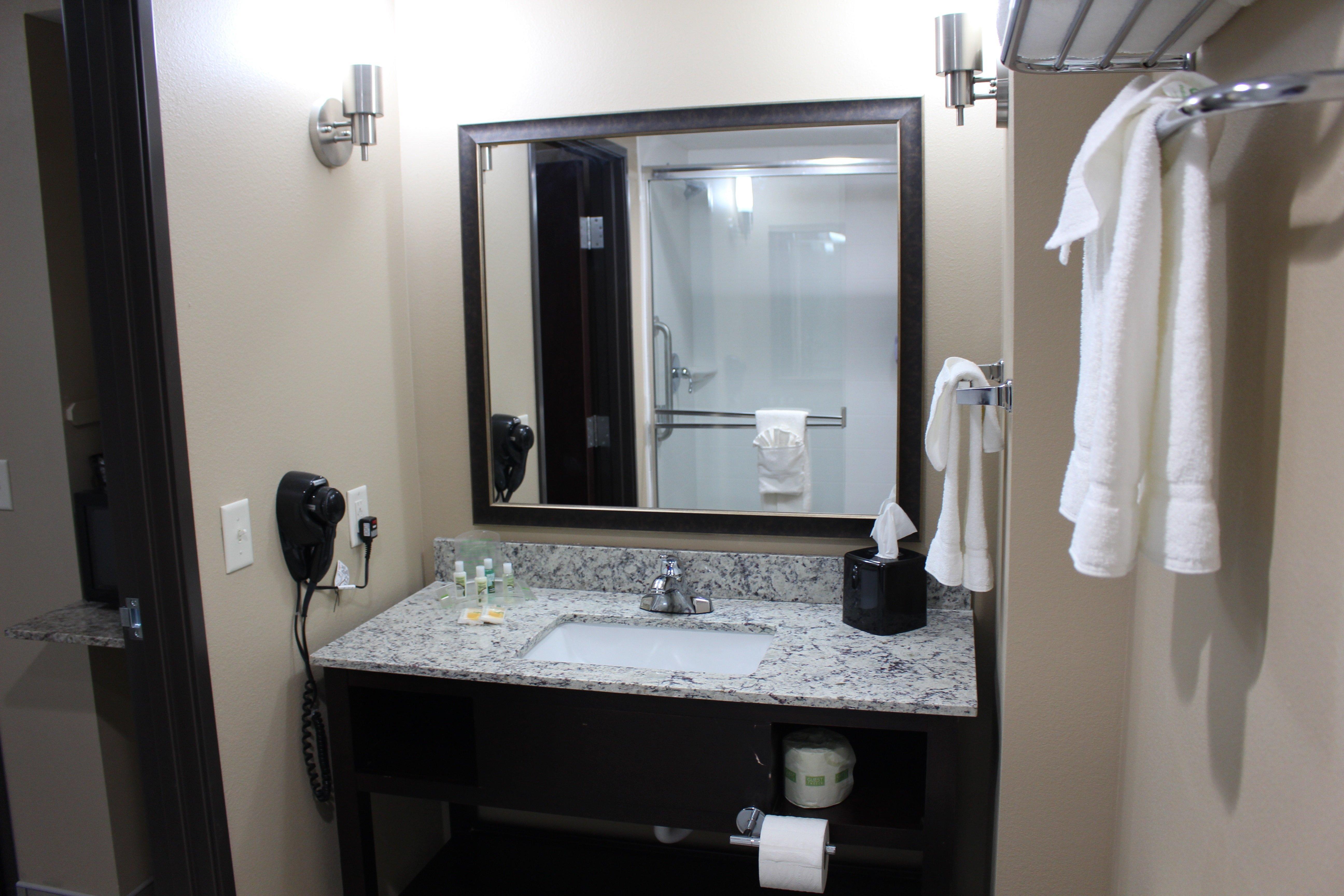 Holiday Inn Salina, an IHG Hotel Bagian luar foto