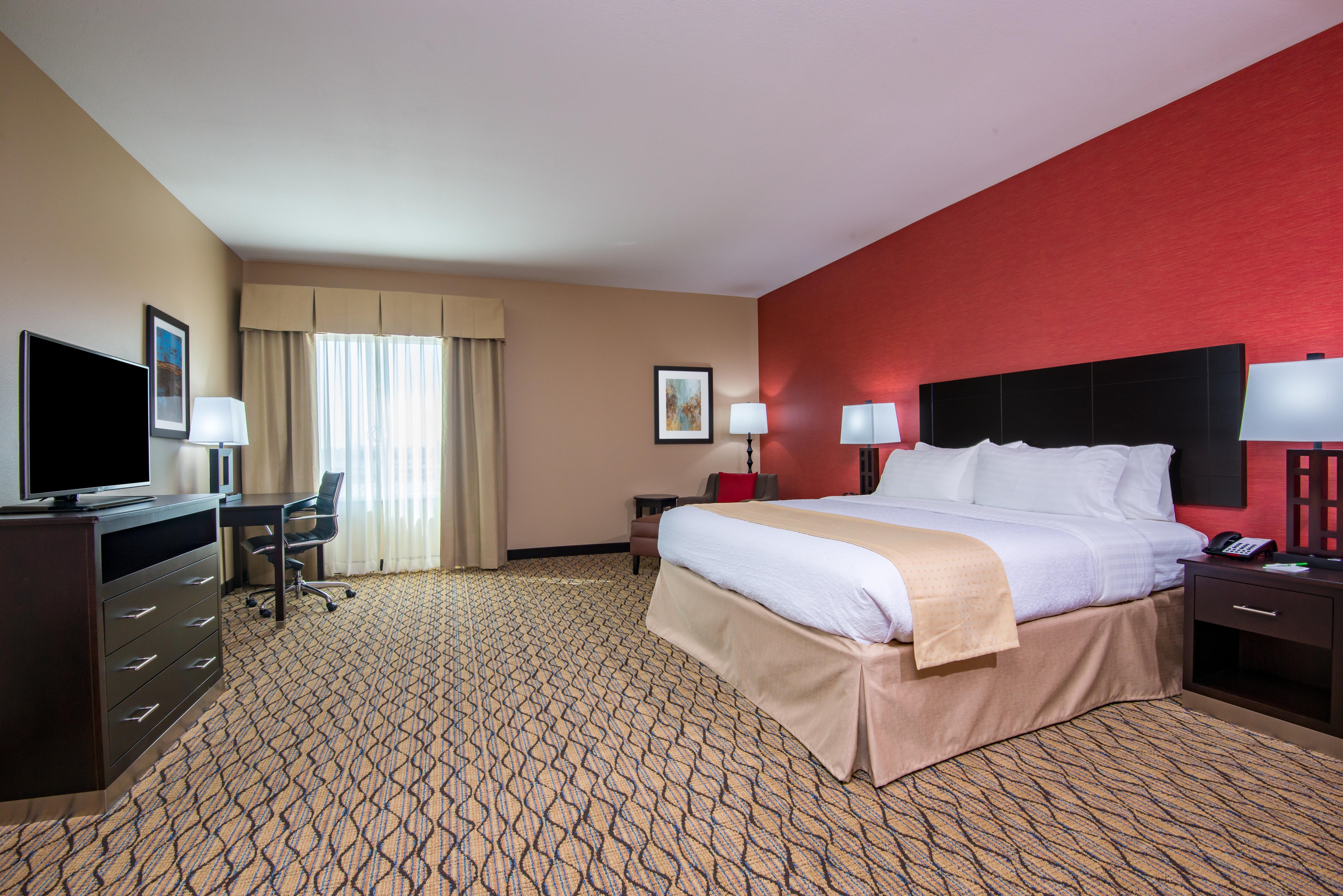 Holiday Inn Salina, an IHG Hotel Bagian luar foto