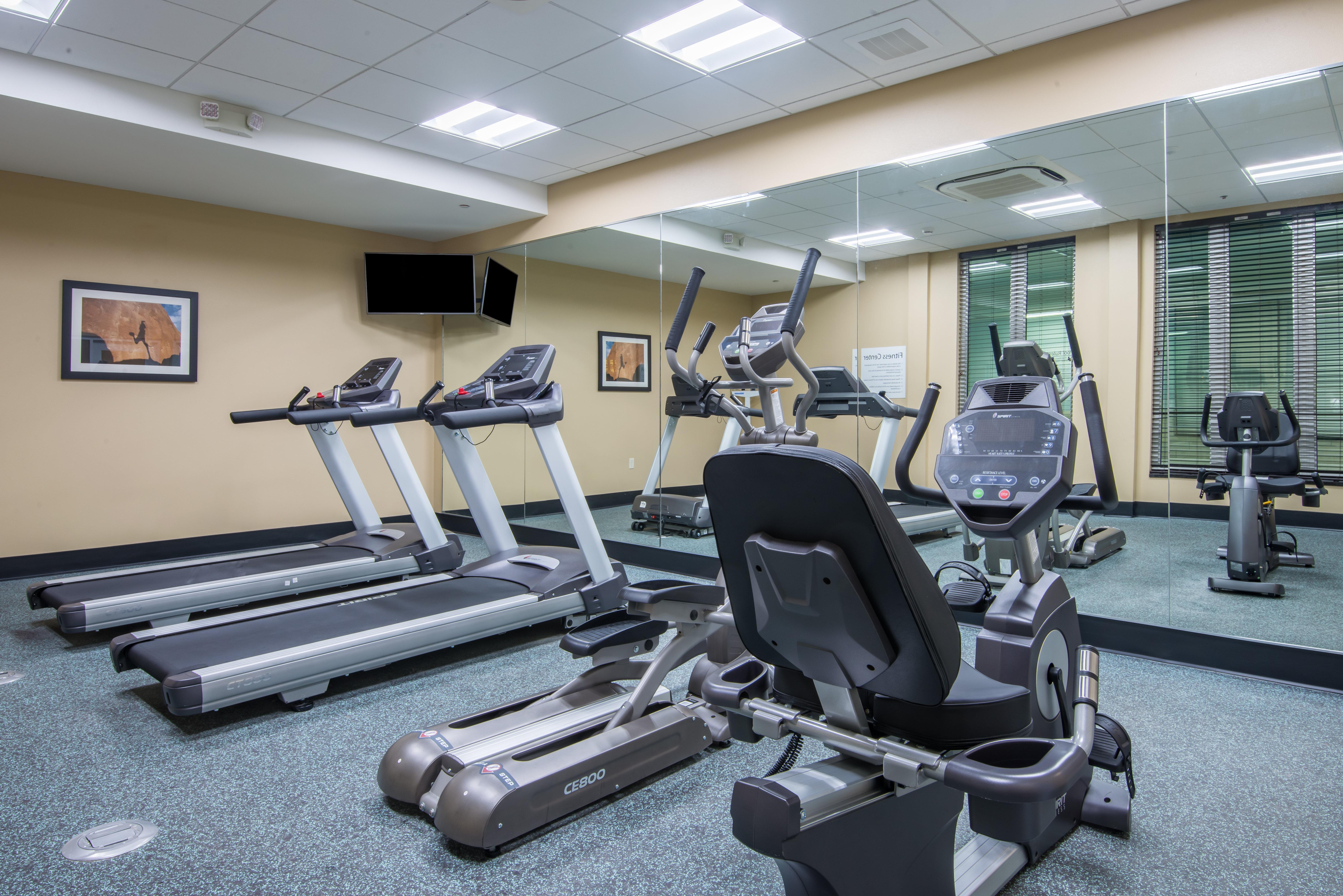 Holiday Inn Salina, an IHG Hotel Bagian luar foto