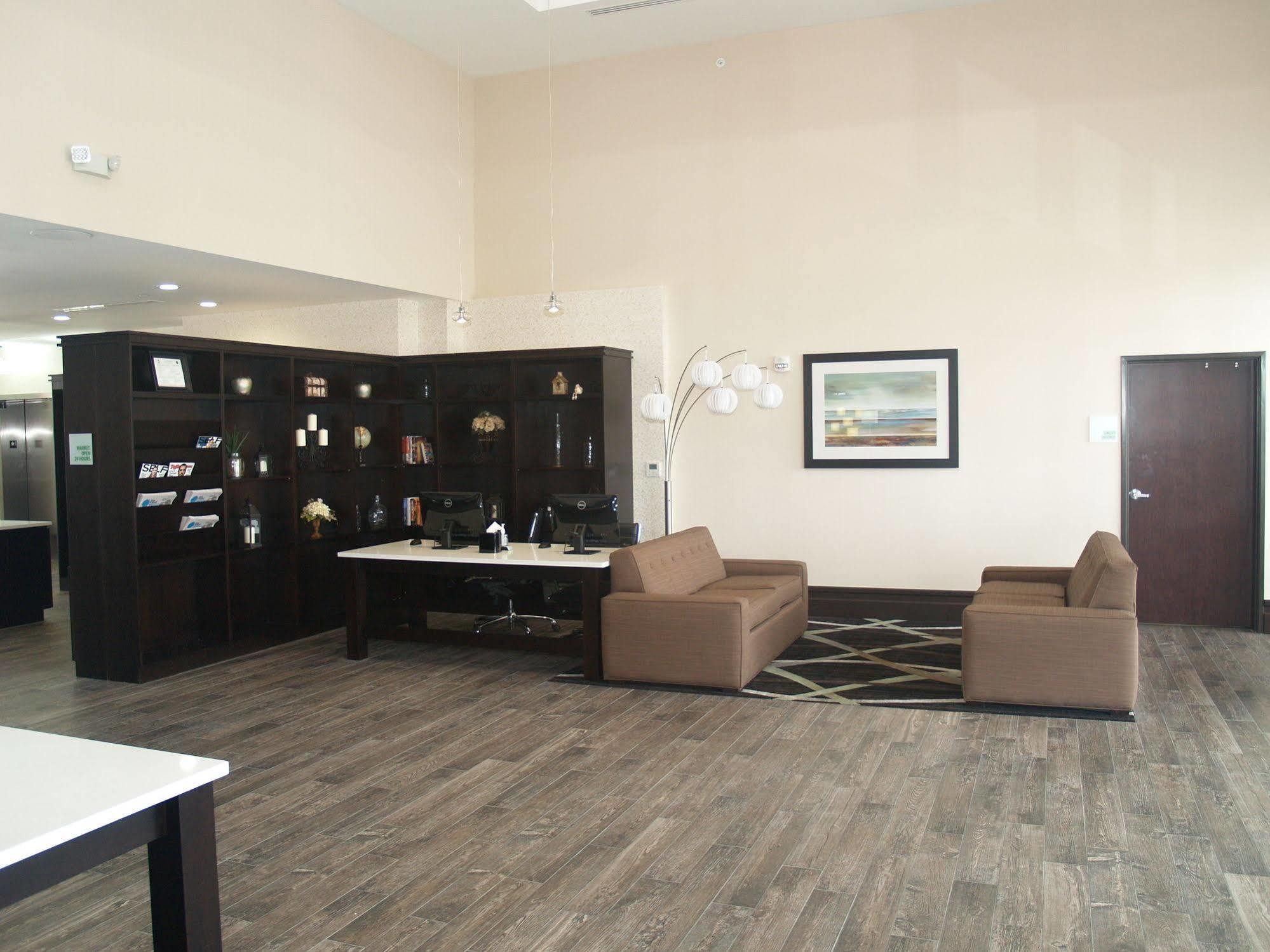 Holiday Inn Salina, an IHG Hotel Bagian luar foto